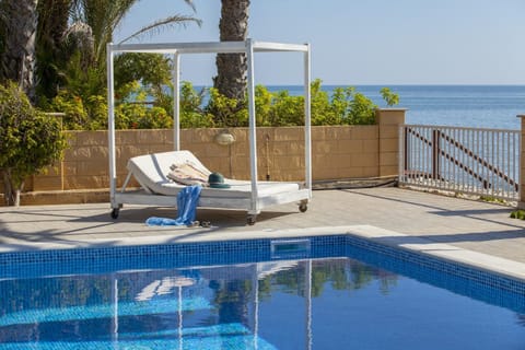 Meneou Beachfront Villa Sunset House in Larnaca