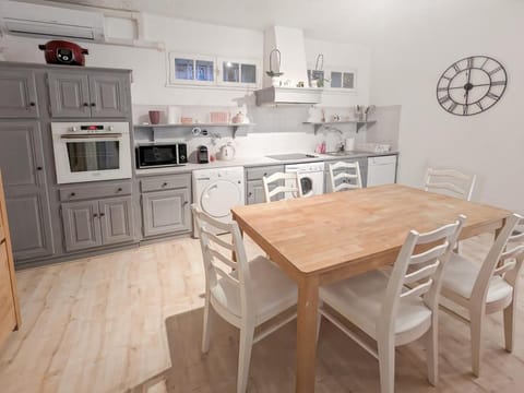 Charmant T3 dans un mas provençal proche Avignon Apartment in Sorgues