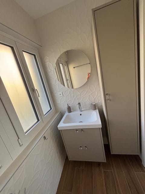 Apartment Lali Peseux, Neuchatel - 1 BR lake view Apartment in Neuchâtel