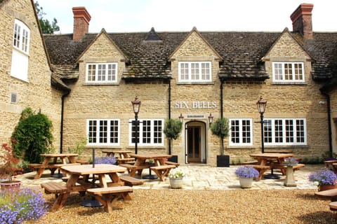 The Six Bells Bed and Breakfast in South Kesteven District