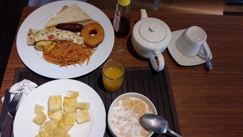 Restaurant/places to eat, Food close-up, Continental breakfast