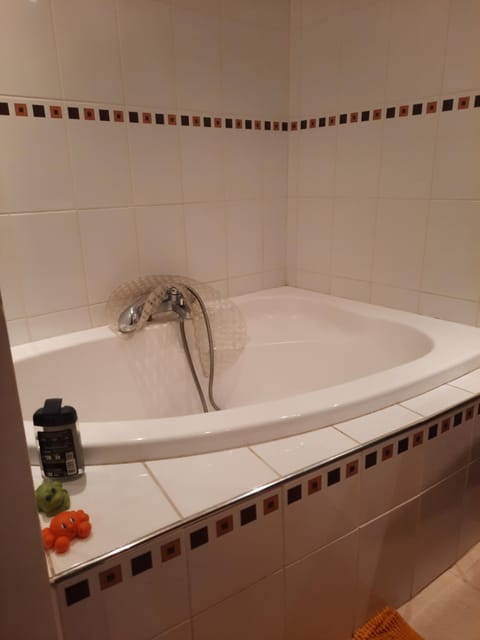 Voie bleue Bords du Rhône Bed and Breakfast in Valence