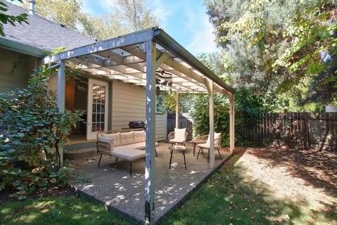 Parview Place - Charming McMinnville Getaway House in McMinnville