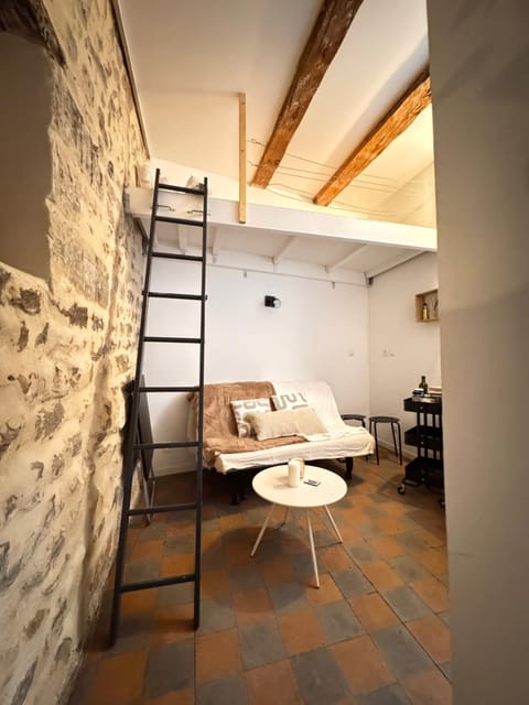 Bed, Living room, Dining area