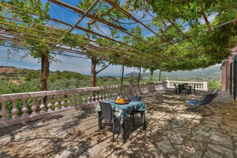 Patio, Day, Natural landscape, Garden, View (from property/room), Balcony/Terrace, Dining area, Garden view
