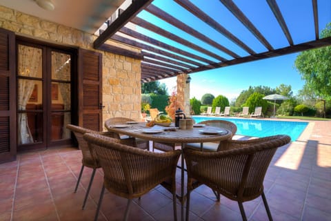 Patio, Garden, Balcony/Terrace, Seating area, Dining area, Garden view, Landmark view, Pool view, Swimming pool