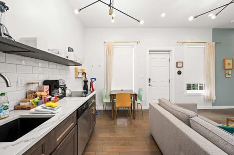 Free Downtown Parking Walk to Stadiums and Shopping Apartment in Licking Riverside