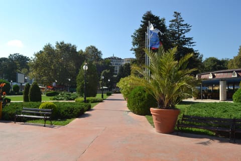 Nearby landmark, Neighbourhood, Natural landscape