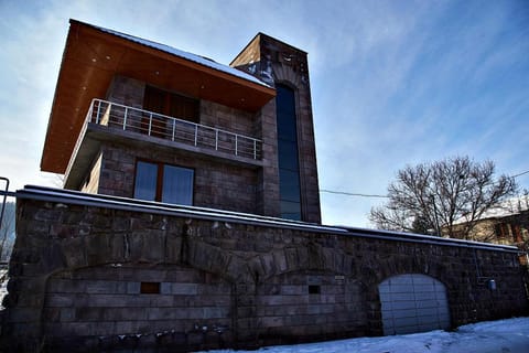 Facade/entrance, Garden, Balcony/Terrace