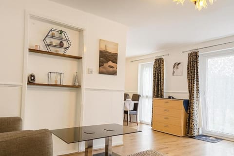 3 Bedroom House Apartment in High Wycombe