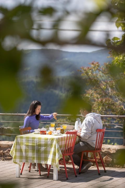 View (from property/room), Guests, Mountain view, Breakfast