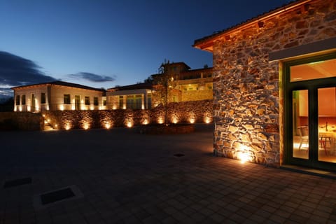 Property building, Facade/entrance, Night