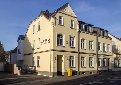 UHU Gästehaus Superior Hotel in Bergisch Gladbach