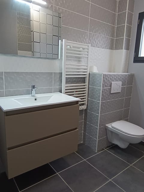 Maison aux portes de Genève et jacuzzi Villa in Canton of Geneva