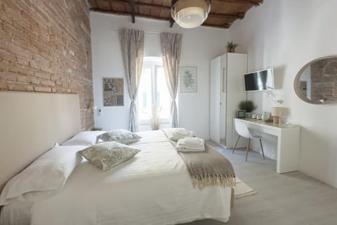 White Ostilia Apartments Condominio in Rome