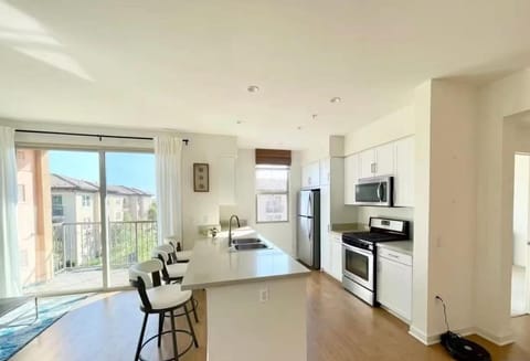 Stylish 2BR Foothill Escape in Irvine Apartment in Foothill Ranch
