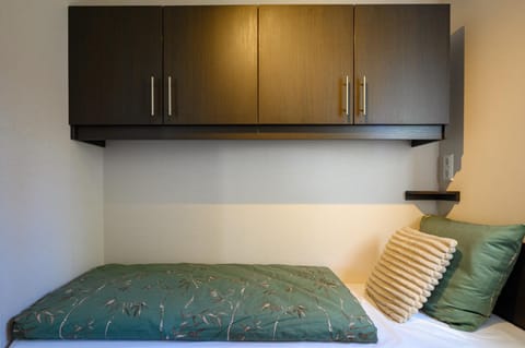 Modernes Chalet mitten im Grünen mit eigener Terrasse am Wasser Nr 67 Apartment in Nettetal