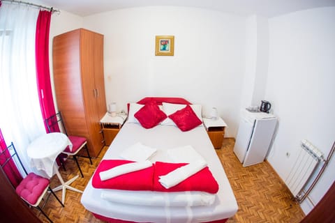 Guest House Vucicevic Bed and Breakfast in Budva