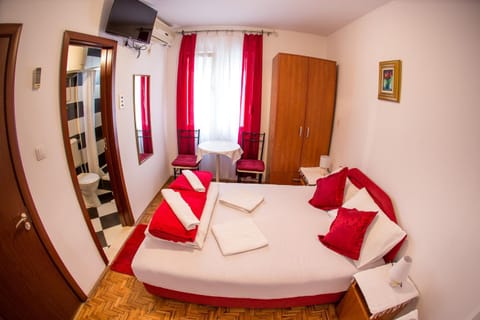 Guest House Vucicevic Bed and Breakfast in Budva