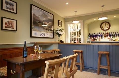 Lounge or bar, Lounge or bar