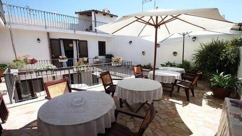 Crispi 10 Bed and Breakfast in Floridia