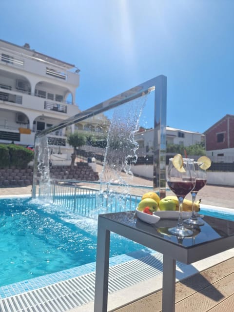 Apartments Silva with a view of sea Apartment in Okrug Gornji