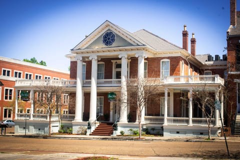The Guest House Historic Mansion Alojamiento y desayuno in Natchez
