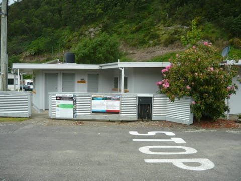 Alexanders Holiday Park Terrain de camping /
station de camping-car in Picton