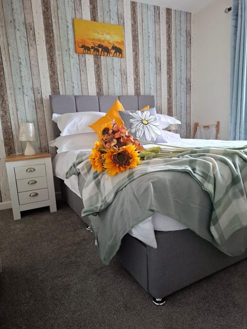 Bed, Bedroom