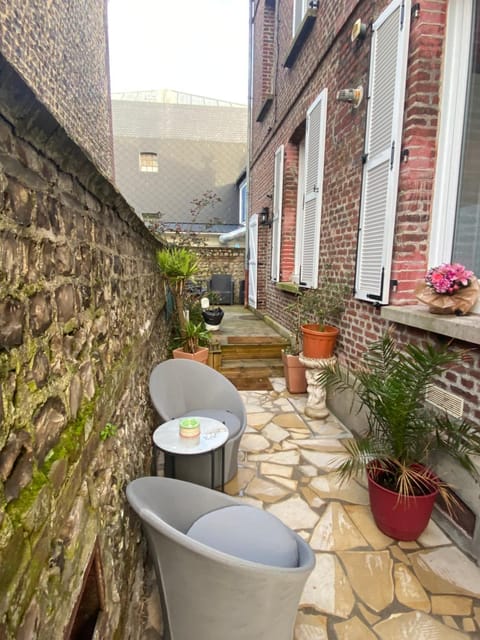 Patio, Garden view