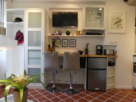 Coffee/tea facilities, Kitchen or kitchenette