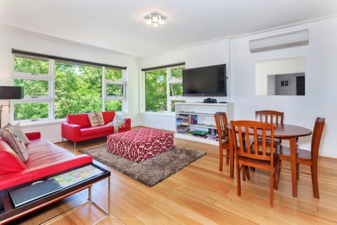 Lake Wendouree Luxury Apartments Condo in Ballarat