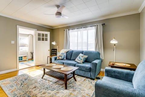 Less Than 1 Mi to Dtwn Clawson! Family Retreat with Yard House in Clawson