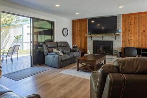 5BR Home By Downtown CDA-Nintendo-Foosball-Games House in Coeur dAlene