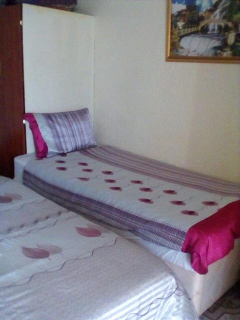 Guest House Macauly Bed and Breakfast in Gauteng