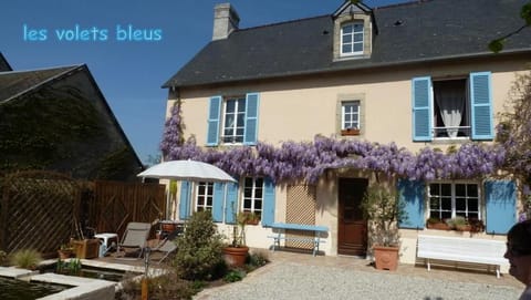 Les Volets Bleus Bed and Breakfast in Bayeux