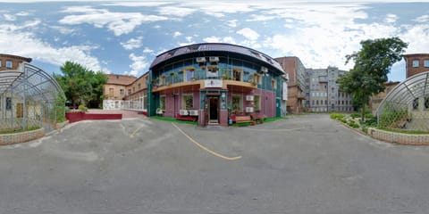 Property building, Facade/entrance, Garden