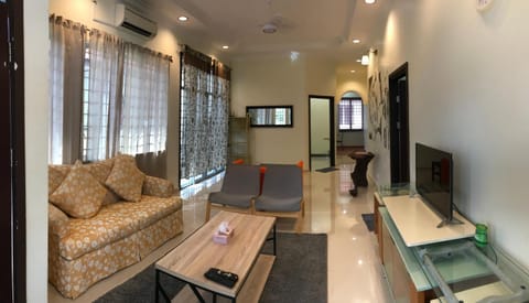 Communal lounge/ TV room