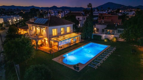 Bird's eye view, Garden view, Swimming pool, sunbed