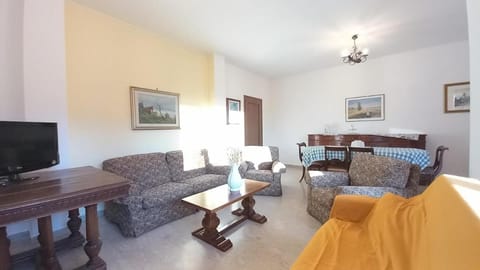 Casa Monterosa near Stations and City Center Apartment in Saronno