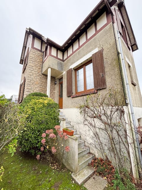 Property building, Garden, Garden view