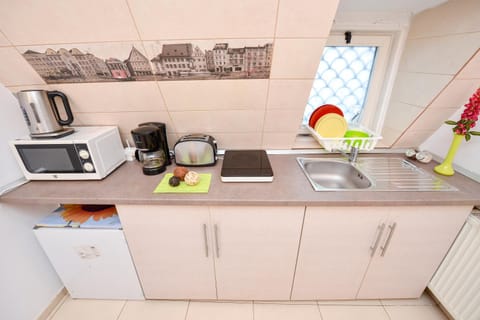 Coffee/tea facilities, Kitchen or kitchenette, Communal kitchen