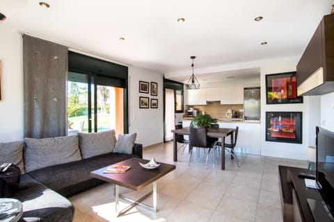 Living room, Dining area