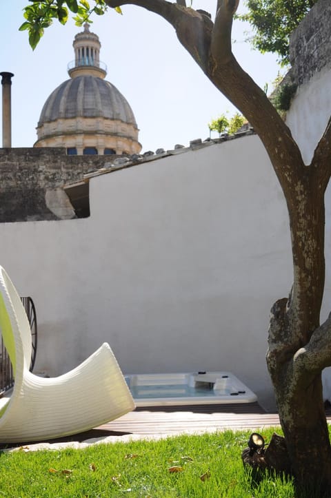 City view, Garden view, Pool view