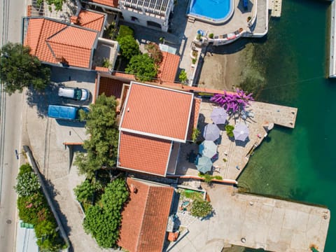 Property building, Bird's eye view, Parking