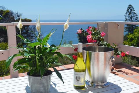 Seabreeze Luxury Two Bedroom Self Catering Penthouse Villa in Cape Town