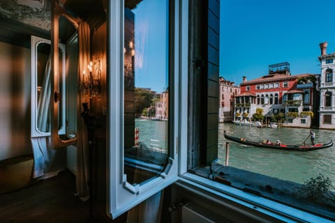 Day, Natural landscape, Activities, City view, Landmark view, River view