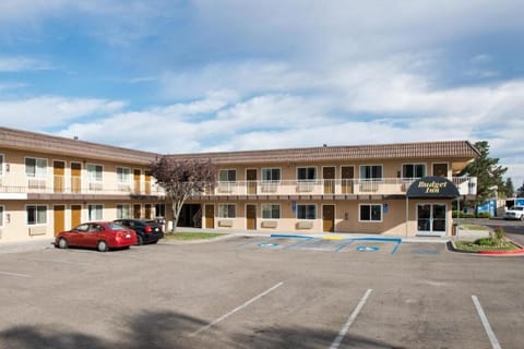 Budget Inn by 101 Bus from Downtown Motel in Rohnert Park