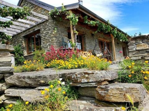 Creagh Cottage and Homestead House in Arrowtown