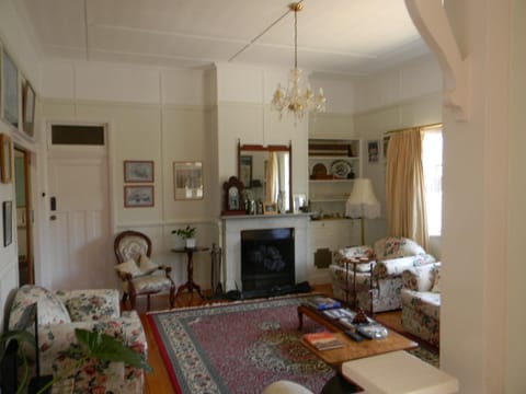 Glenellen Bed and Breakfast Bed and Breakfast in Toowoomba